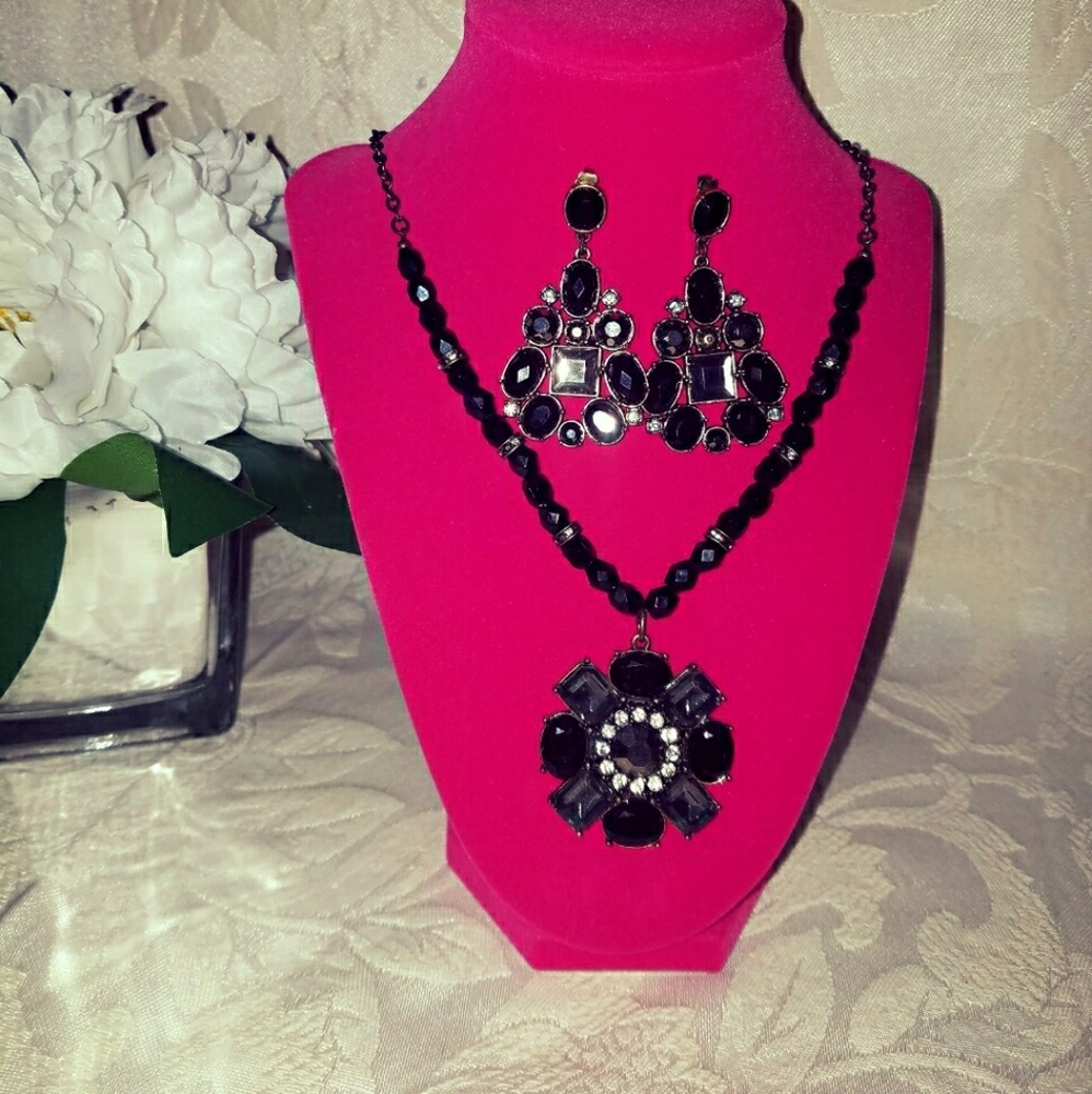 Earrings & necklace